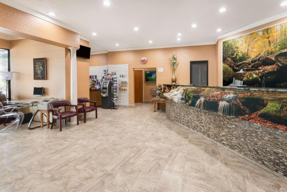 Ramada by Wyndham Asheville Southeast Image 15