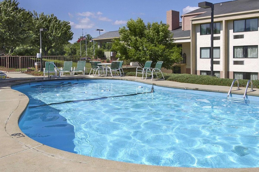 Ramada by Wyndham Asheville Southeast Image 18