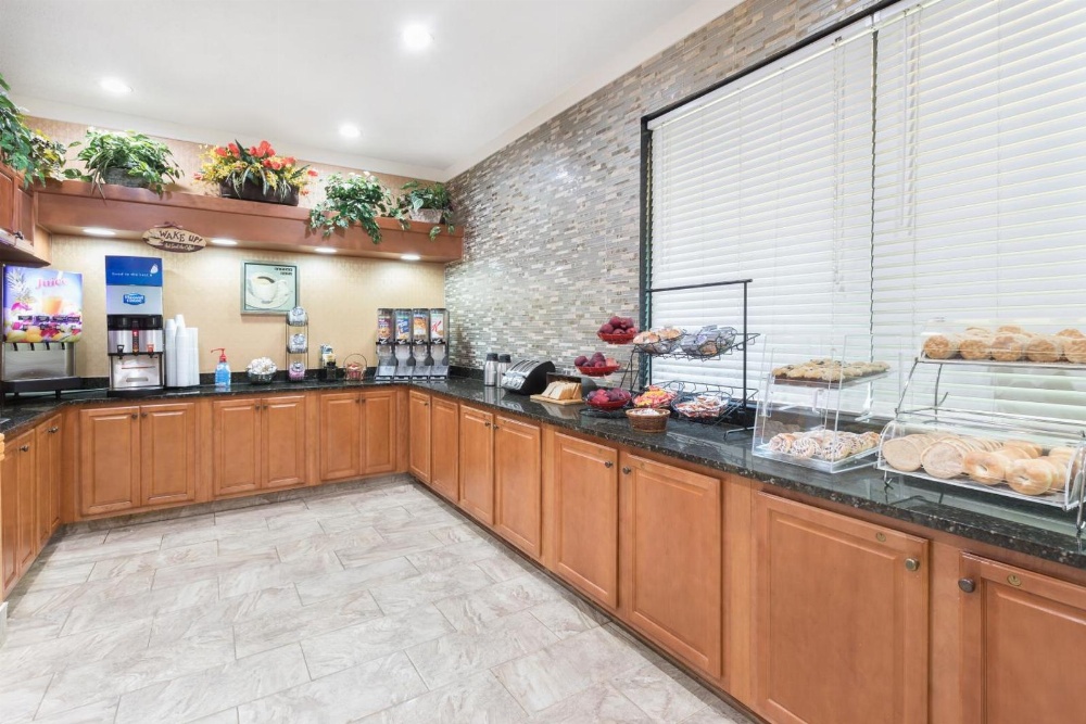 Ramada by Wyndham Asheville Southeast Main image