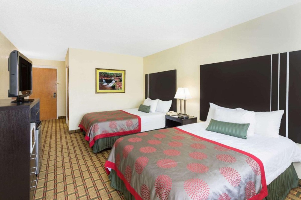 Ramada by Wyndham Asheville Southeast Image 29