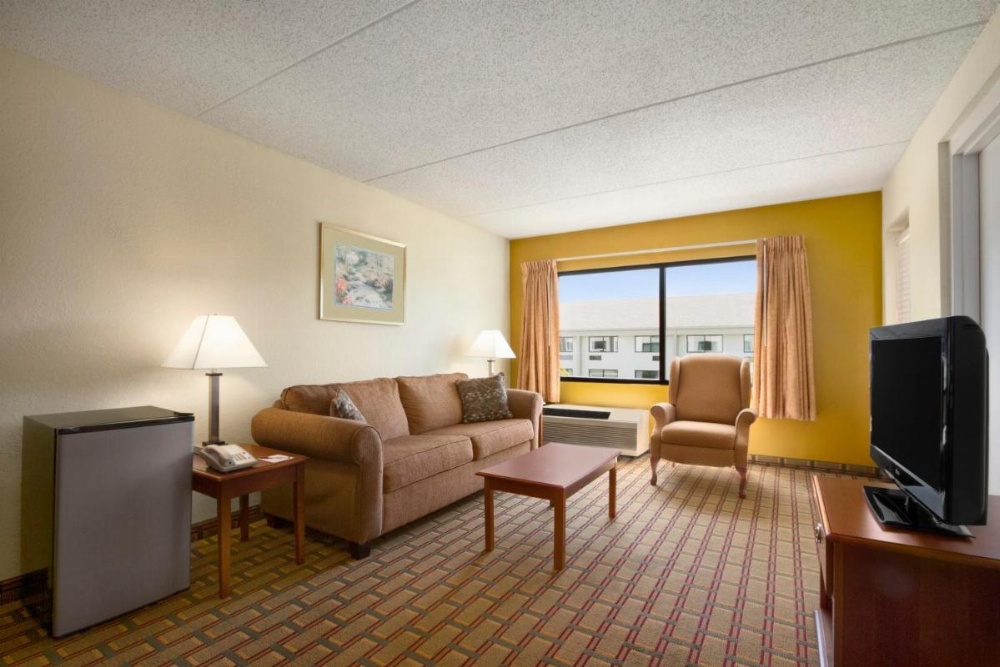 Room image 5