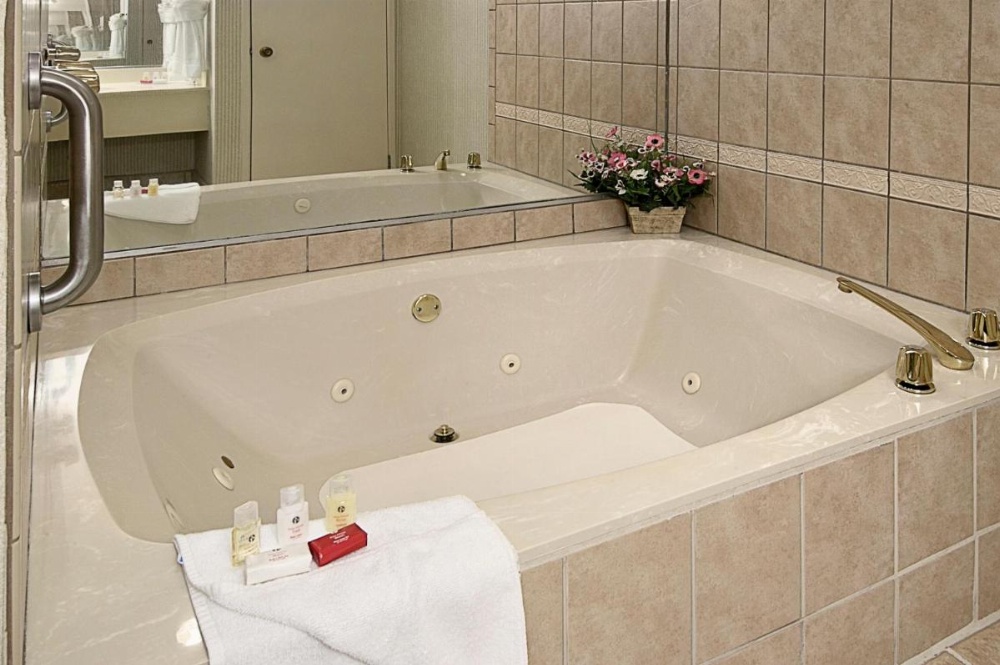 Room image 4