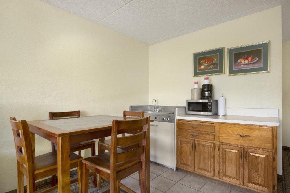 Room image 3
