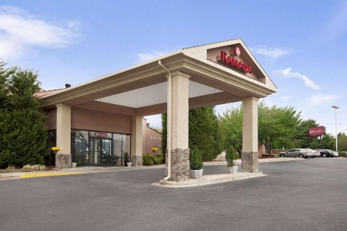Ramada by Wyndham Asheville Southeast image 5
